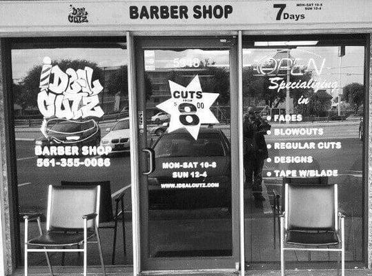 The front view of Ideal Cutz Barbershop