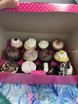 Dozen cupcakes