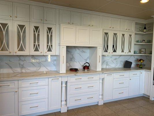 Fancy White and white shaker