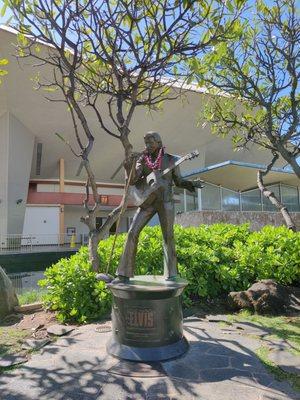 Elvis Presley Statue