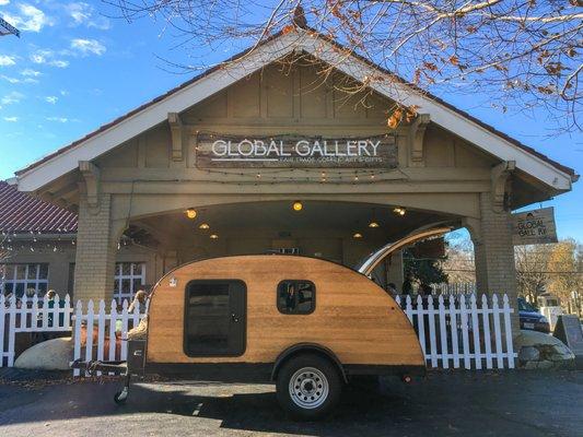 Ramble teardrop outside Global Gallery Coffee Shop