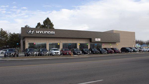 Storefront of Stone's Hyundai 1350 Yellowstone Ave, Pocatello ID 83201