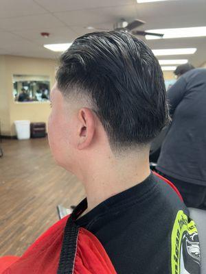 Small Burst Fade/Taper w Taper in the back