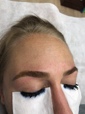 Brows shaping and tint