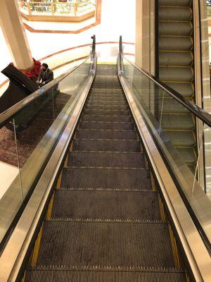 Von Maur Polaris Fashion Place Escalators