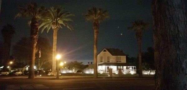 A grand home on the famous raceway, Grand Blvd.