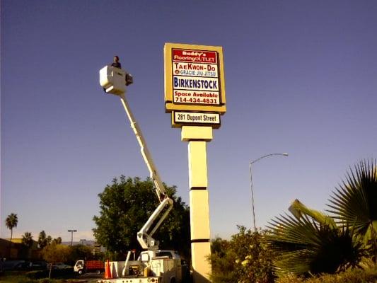 Sign Installation and Maintenance by The Sign Studio LA