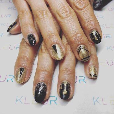 Nails ready for NYE! Happy 2019! Love the gold drip, geometric shapes & lines, matte & shine :)