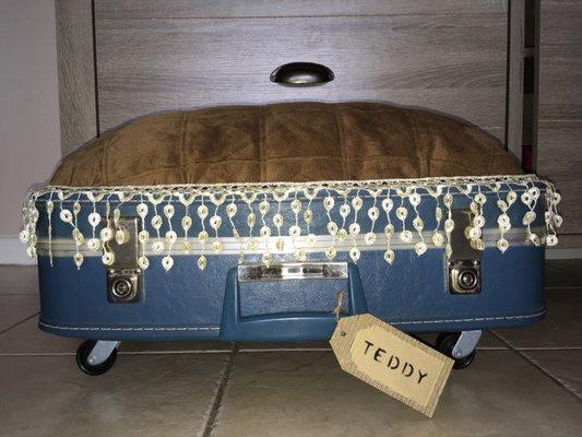 Turned the old suitcase I found at Junk in the Trunk into a doggie bed as a birthday present!