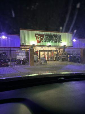 Tractor supply Benbrook