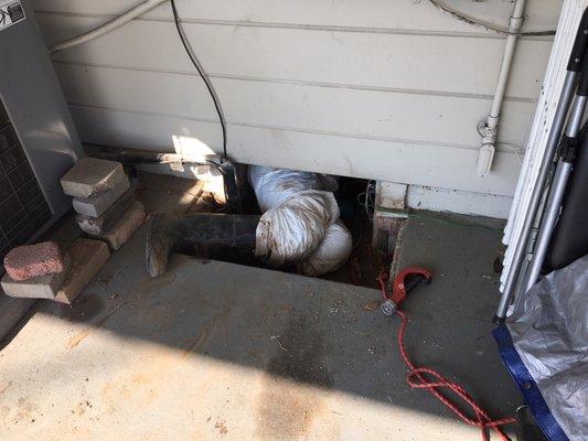 Under the home pipe repair