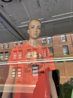 Classic mannequin, predicts the fun inside shop