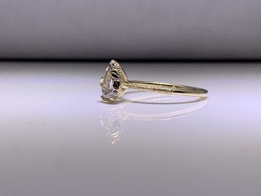 1 carat pear shape 14k yellow gold custom ring