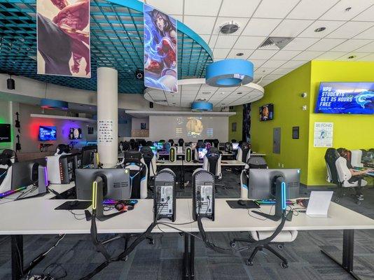 HPU Esports Arena. RTX 3080 Gaming PCs, Playstation 5, Xbox Series X, Nintendo Switch, parties, tournaments and events.