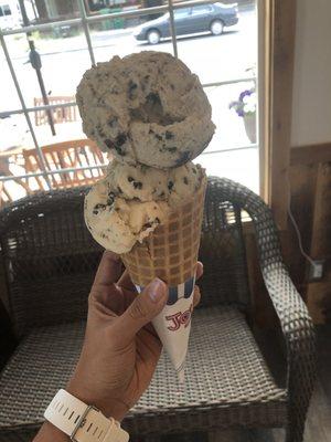 Yumm cookies & cream and cookie dough