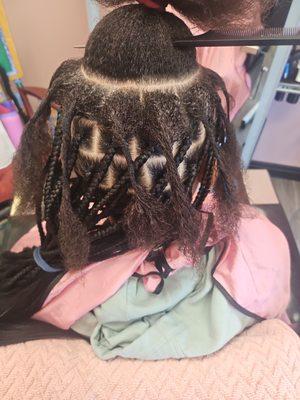 The knotless braids parting