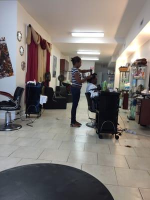 Rosy Dominican Beauty Salon