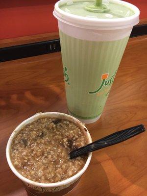 Oatmeal with cinnamon, raisins and brown sugar and a green smoothie