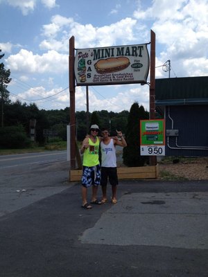 Wade and I grabbing a quick bite before heading to III Cheers