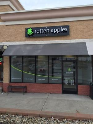 Rotten Apples Storefront in Cranberry Gardens Plaza