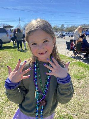 Madi Gras Parade, Loving her Nails!