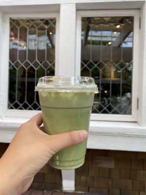 Matcha Latte with Oatmilk