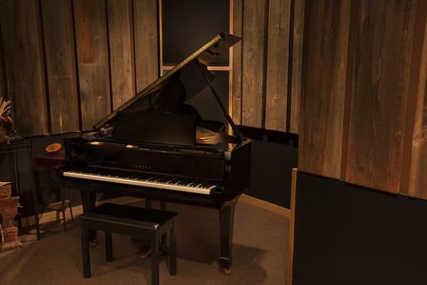 Yamaha C3 Grand Piano