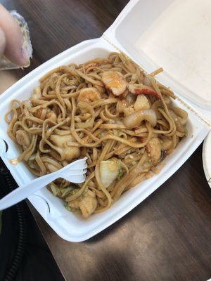 605. Seafood Lo Mein