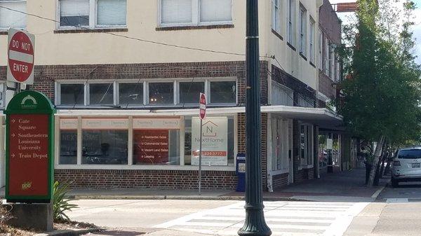 Our downtown corner office located next to Brady's at 101 W. Thomas st. Hammond, La 70401