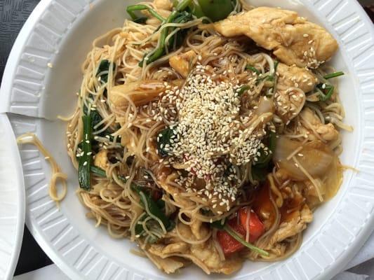 Vermicelli noodles w/ chicken