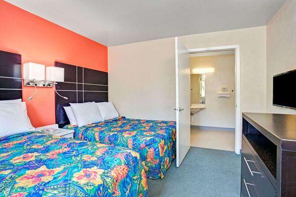 2 Double Bed Room