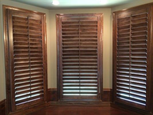 Stained plantation shutters