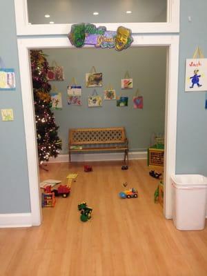 Side waiting room / play room.