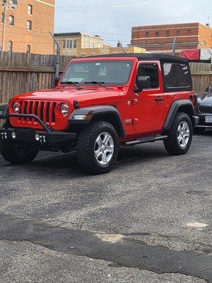 Great deal on my new Jeep.   Couldn't be happier.  Chris Champagne was great, and he got me a great rate at a local credit union.