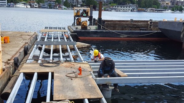 150 foot fuel dock @ lake union