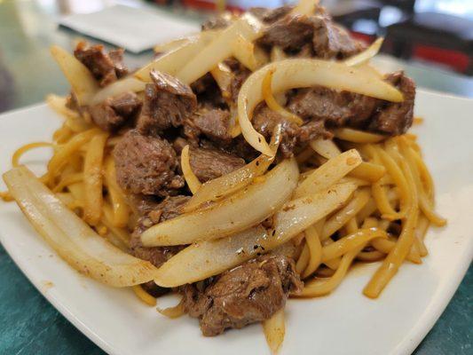 Garlic Noodle with Beef Fillet Mignon