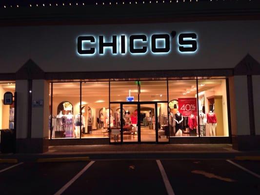 Chico's at night