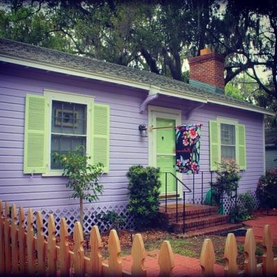 100 year old purple cottage located near downtown Clearwater.  2 blocks to bay, 5 min to Clearwater Beach.