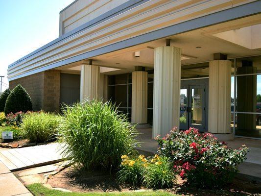 An image of the front door of Fort Sill FCU's South Branch location.