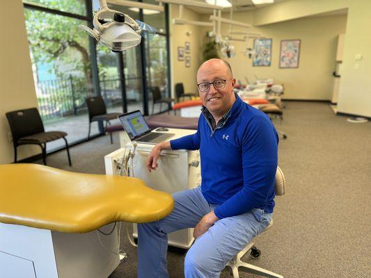 Dr. Brent Caple is an award-winning pediatric dentist with over 27 years of experience in pediatric dentistry