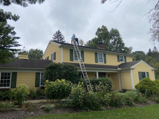 competent roofers working in Pepper Pike.