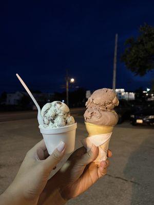 Moose Tracks, Black Raspberry