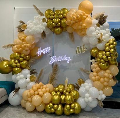 Birthday Decor balloon arch