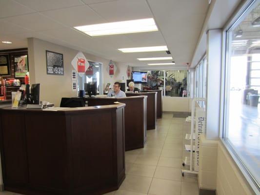 Professional, friendly service advisors to assist with your vehicle repairs!