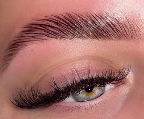 Brow Lamination and a fresh Hybrid set of lashes