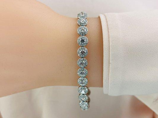 Beautiful Halo Diamond Bracelet Finished or Lab Grown