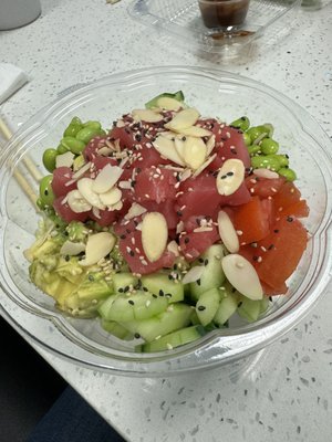 Poke bowl with tuna