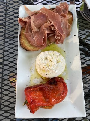 Burrata with prosciutto and roasted pepper