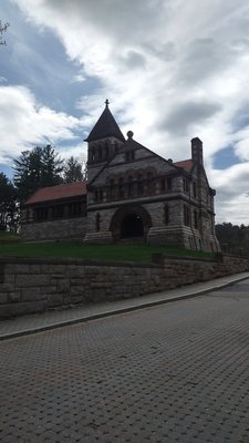 Ames Library from the street.