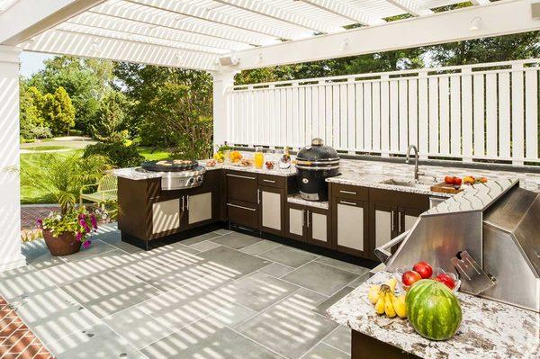 Outdoor Kitchen